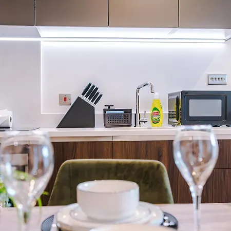 1br, Free Wi-fi, Stay, Richmond Hill