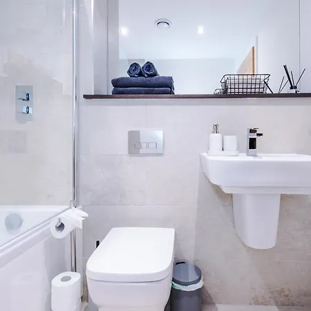 1br, Free Wi-fi, Stay, Richmond Hill