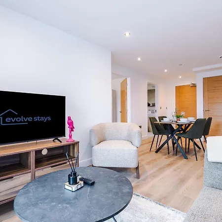 1br, Free Wi-fi, Stay, Richmond Hill Διαμέρισμα *